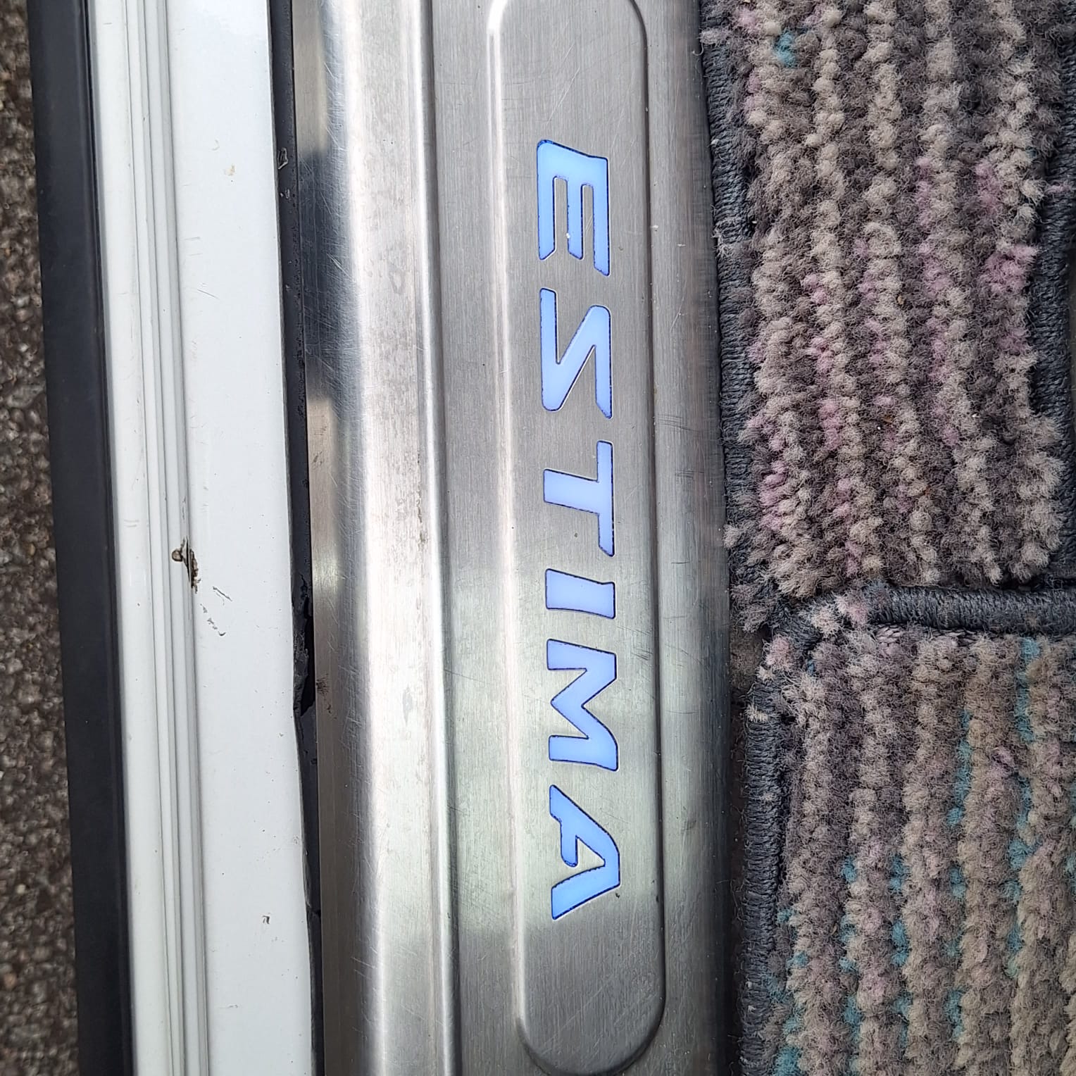 
								Toyota Estima G package full									