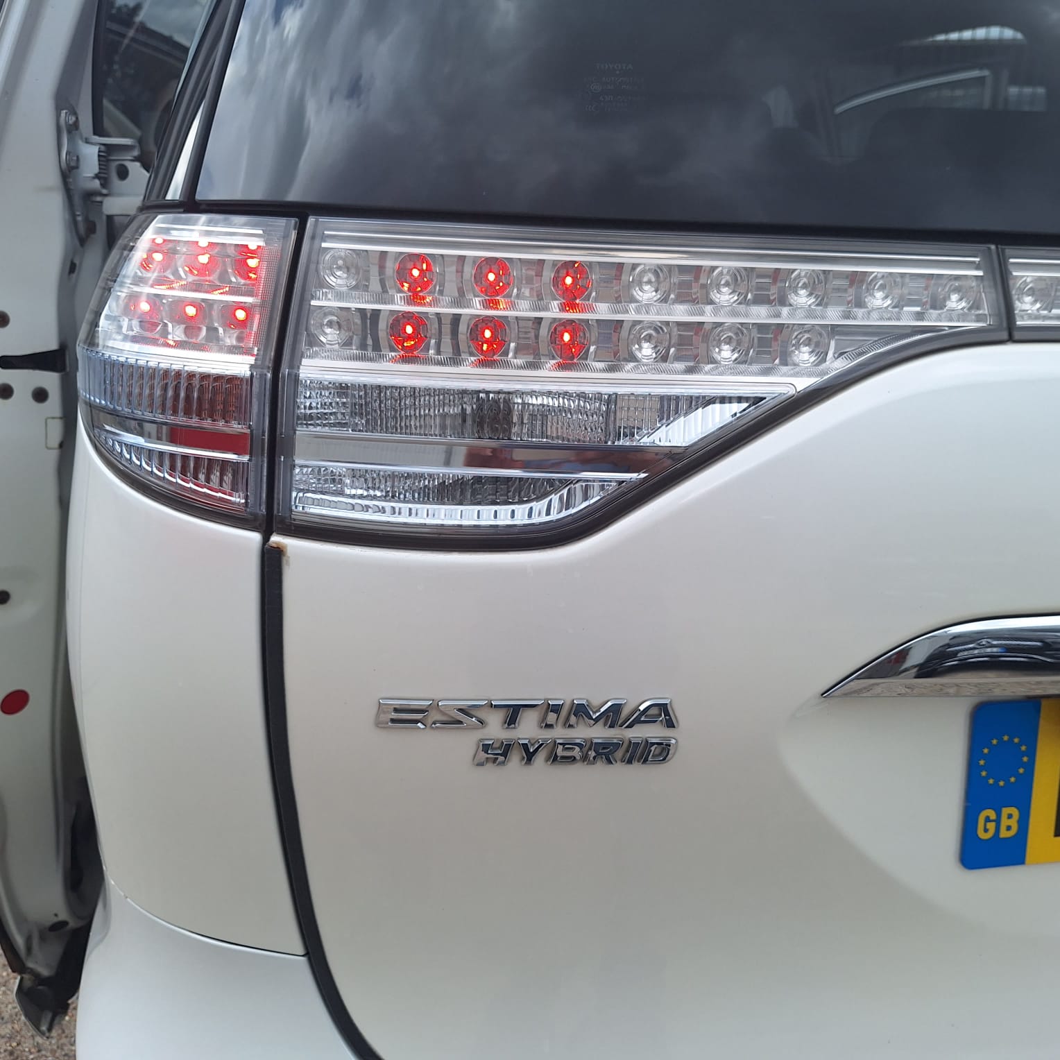 
								Toyota Estima G package full									