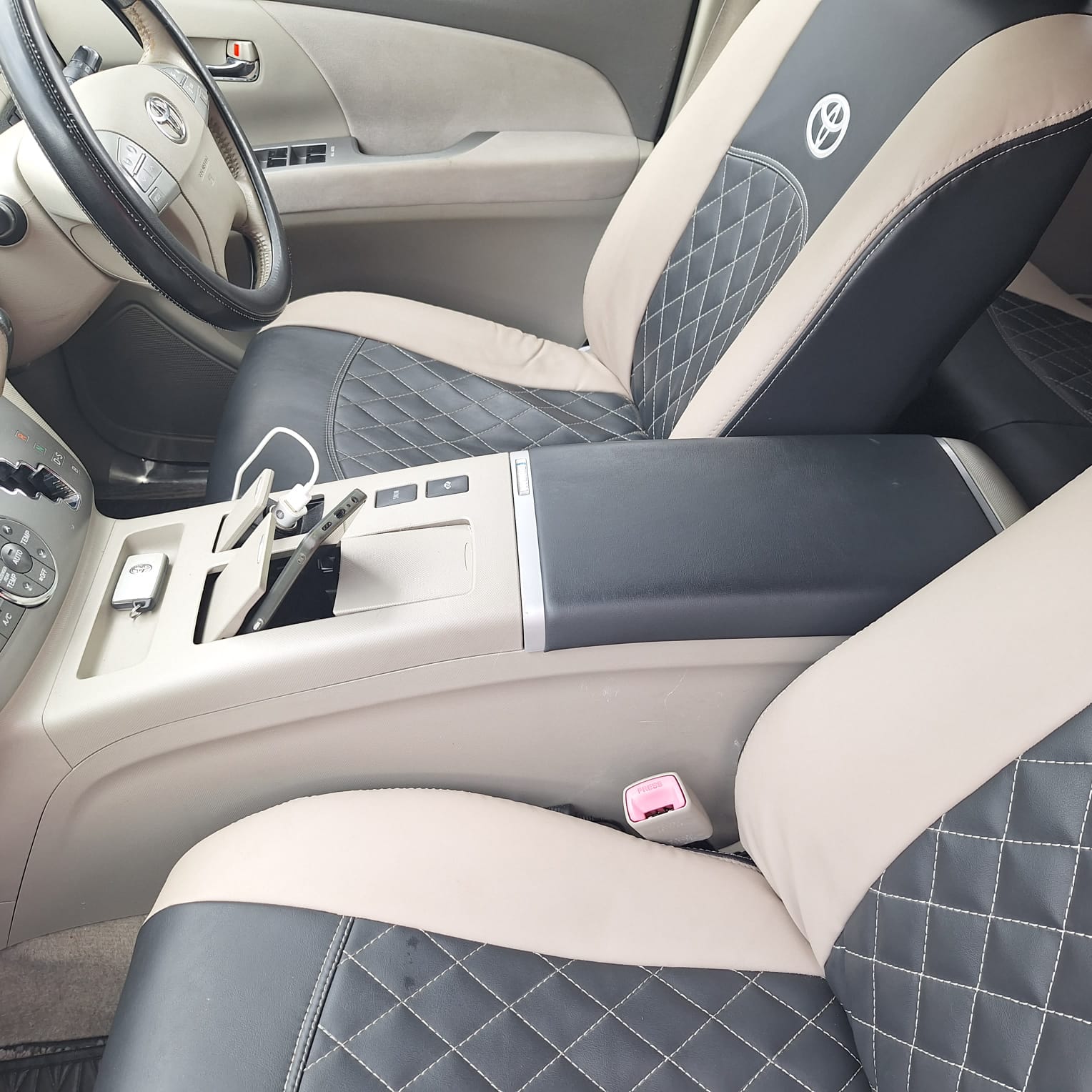 
								Toyota Estima G package full									
