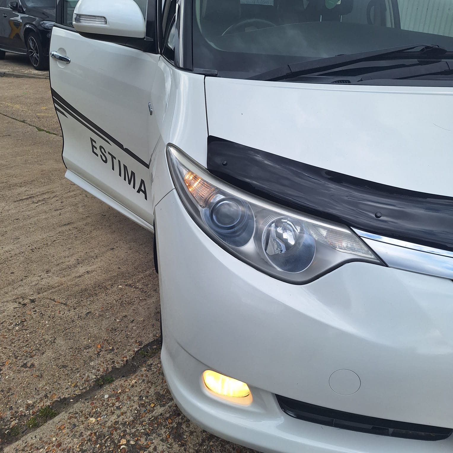 
								Toyota Estima G package full									