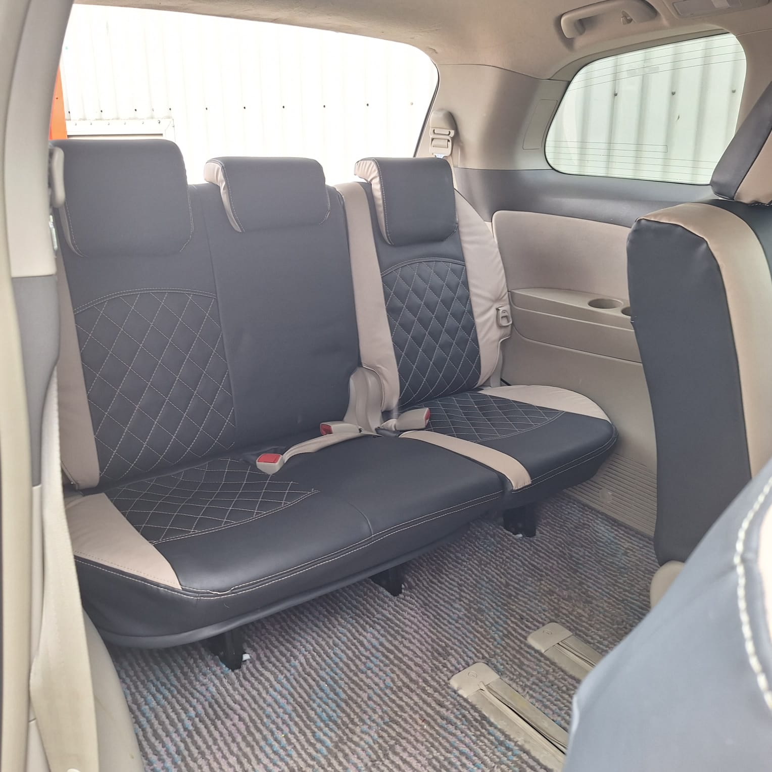 
								Toyota Estima G package full									
