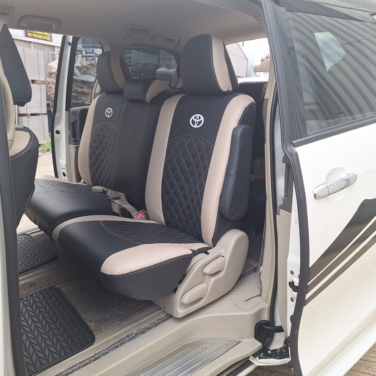 
								Toyota Estima G package full									