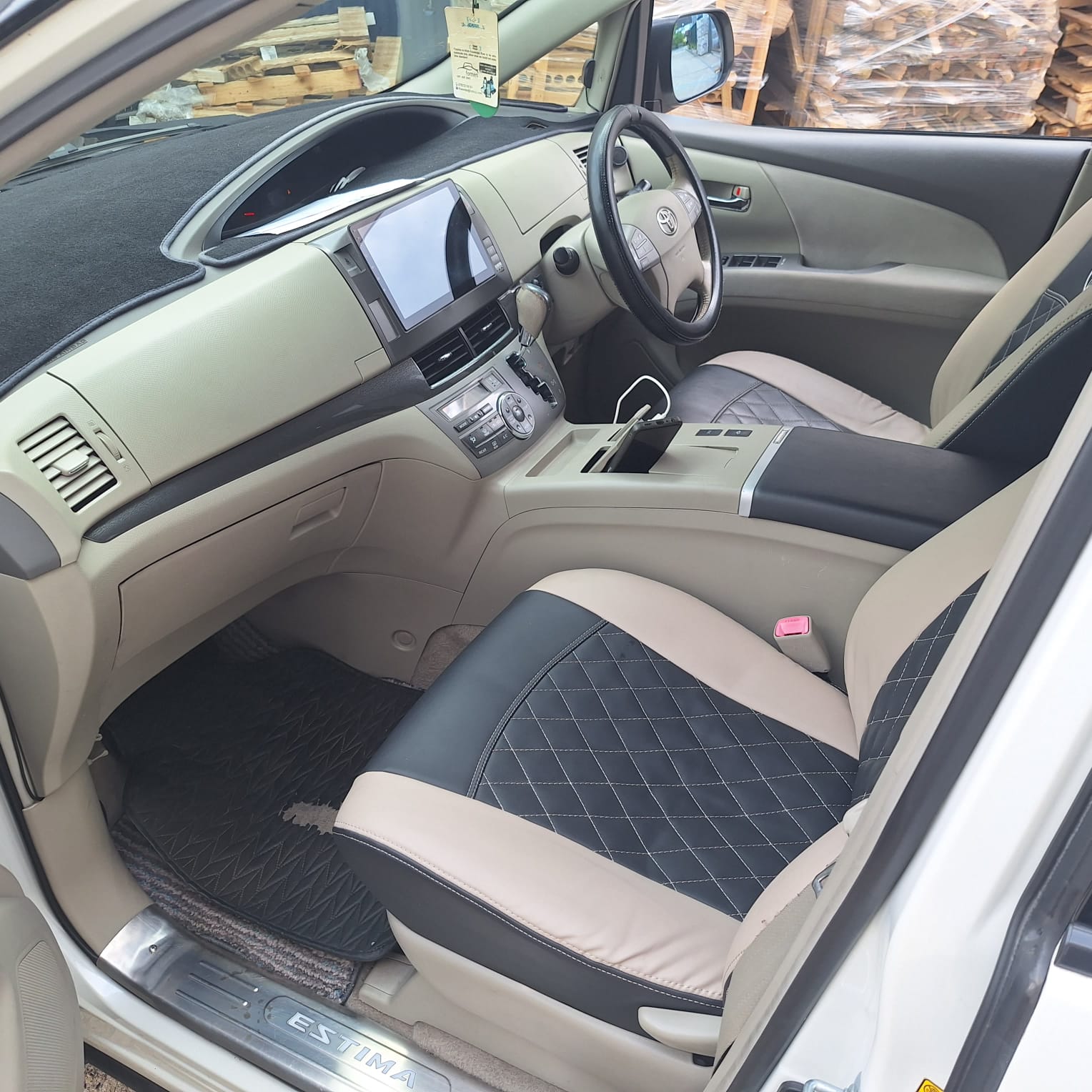 
								Toyota Estima G package full									