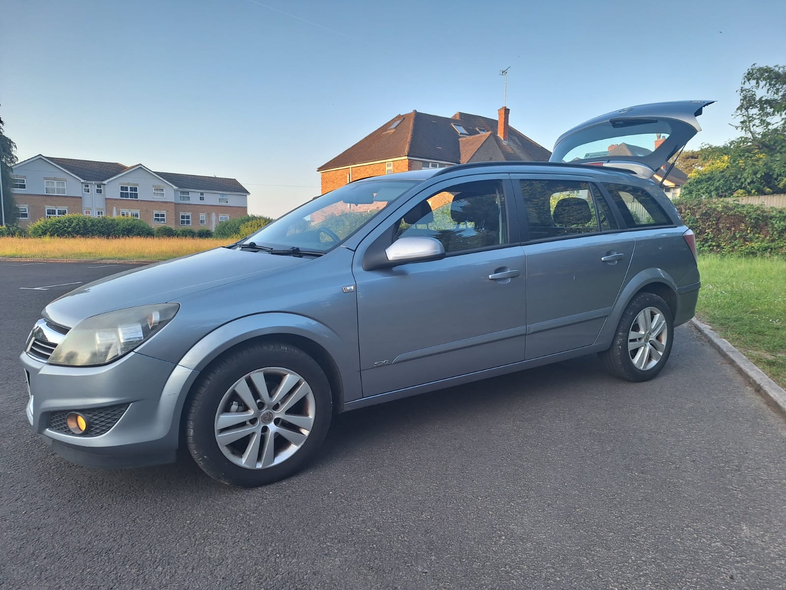 
								Vauxhall Astra full									