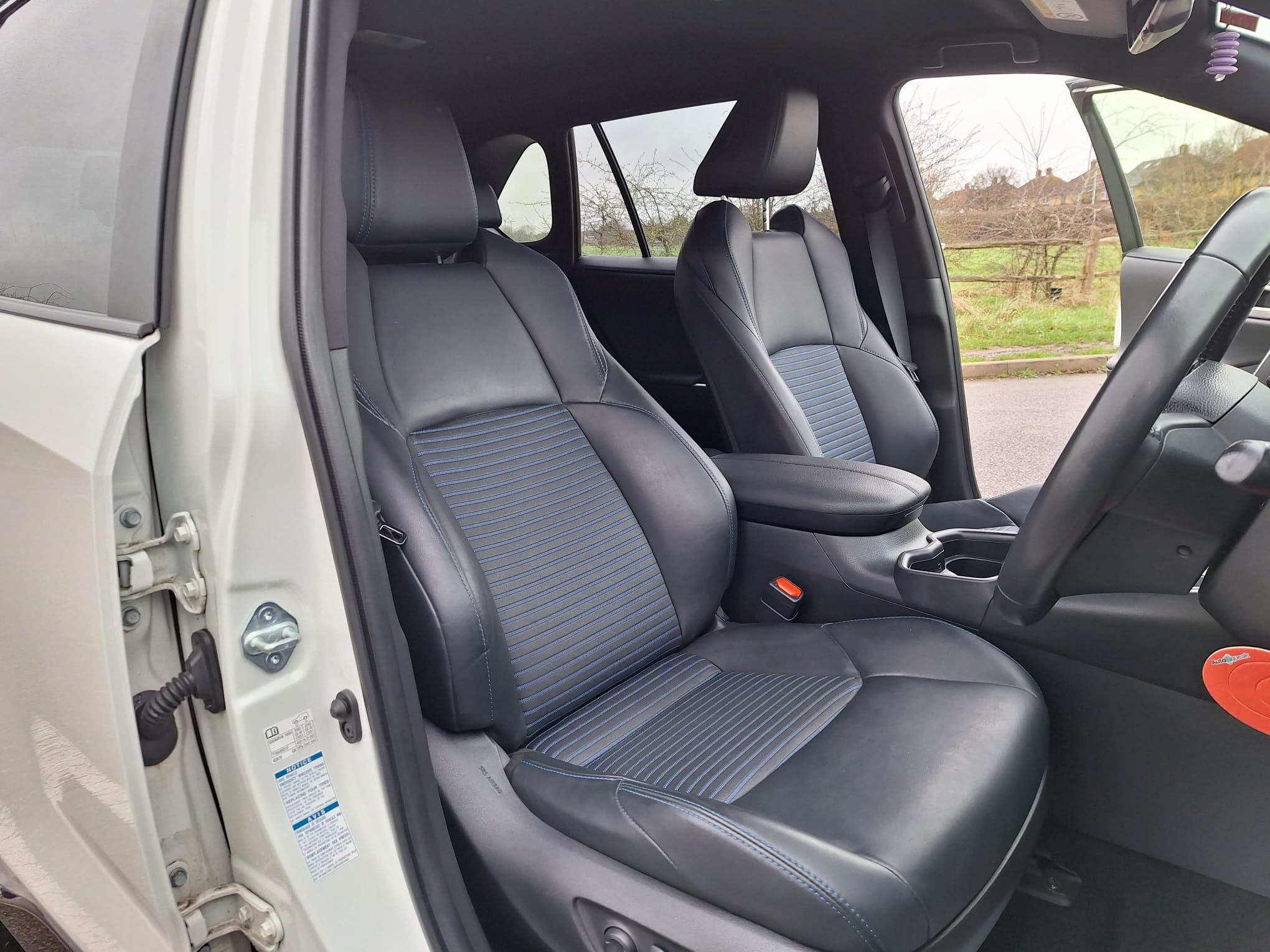 
								Toyota Rav4 Dynamic full									