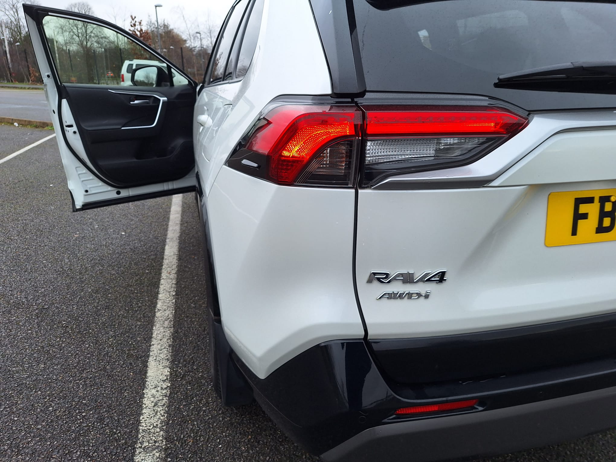 
								Toyota Rav4 Dynamic full									