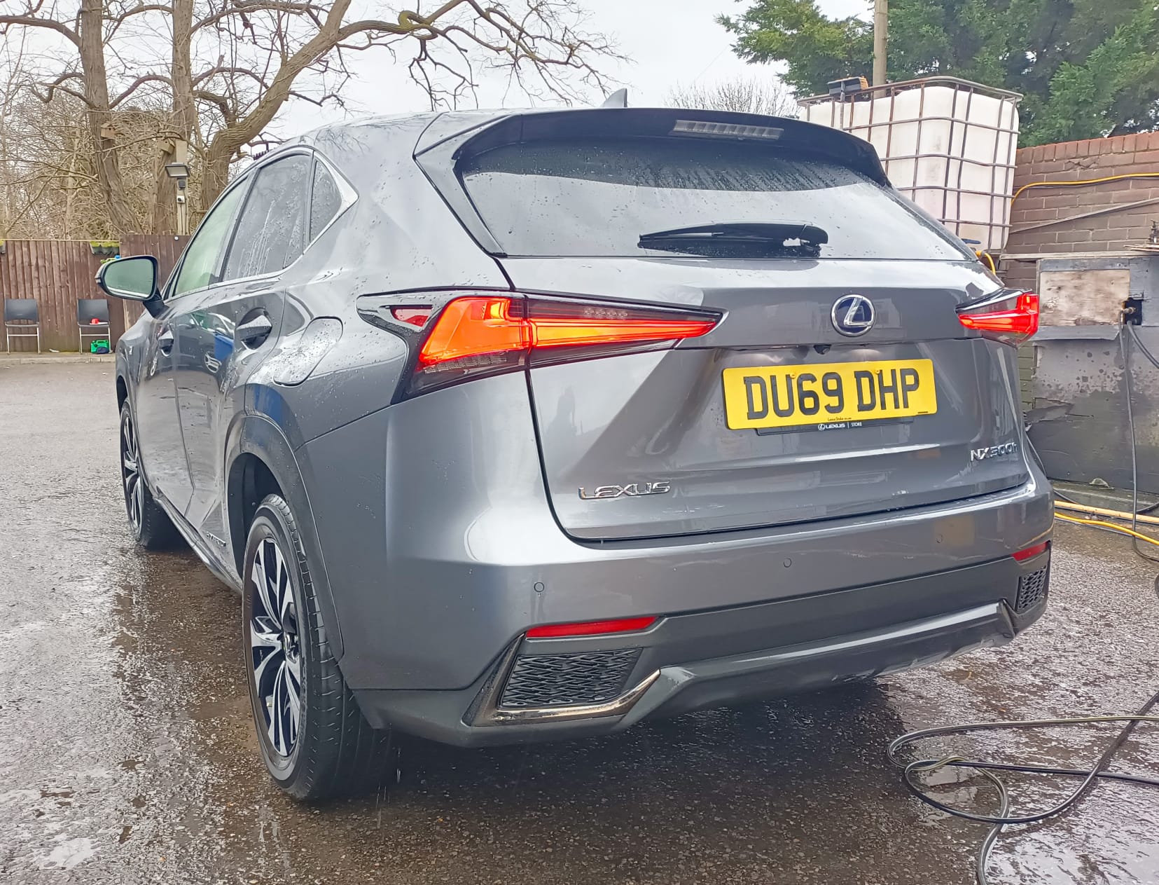 
								Lexus NX300  F-SPORT full									