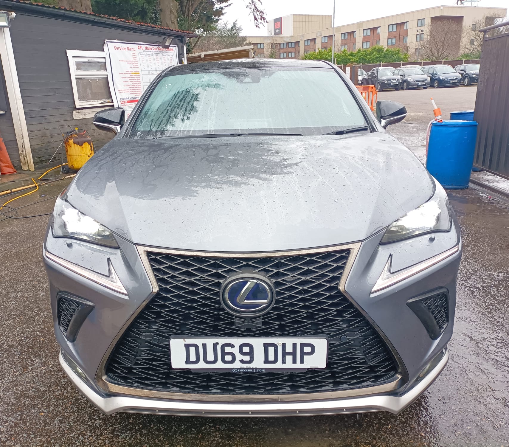 
								Lexus NX300  F-SPORT full									
