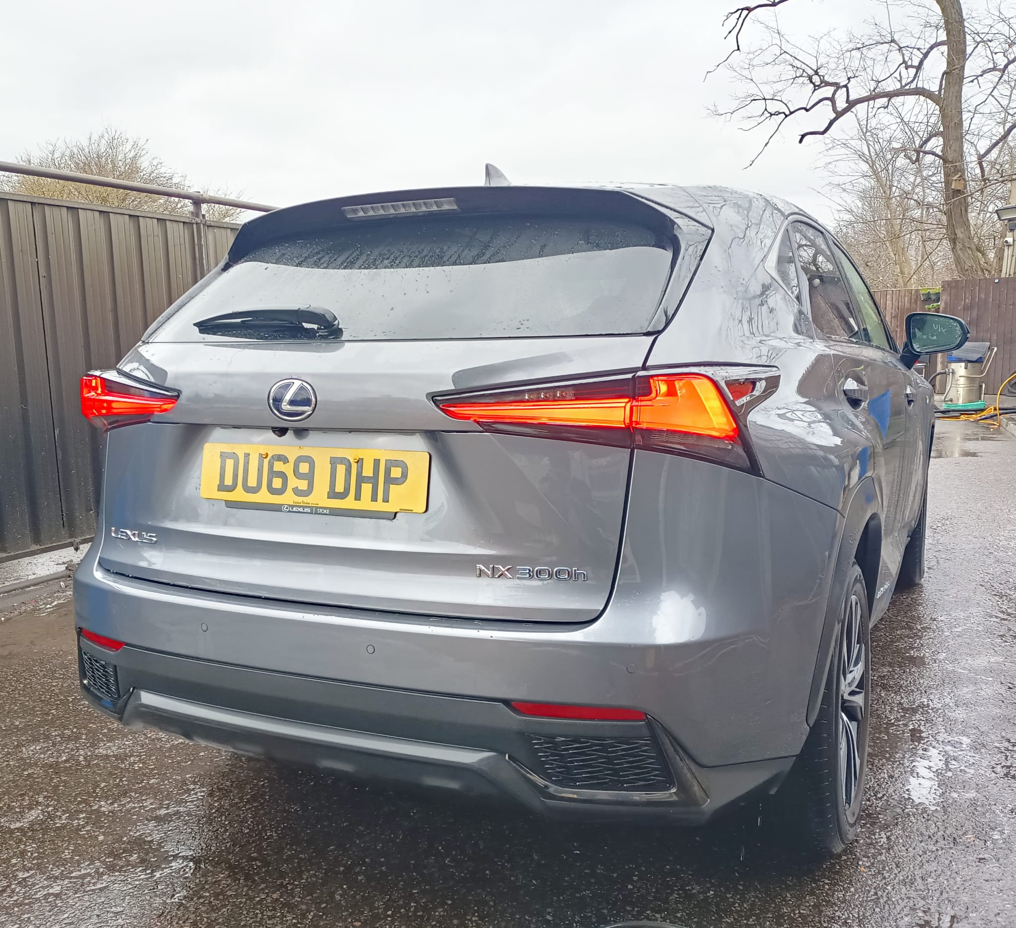 
								Lexus NX300  F-SPORT full									