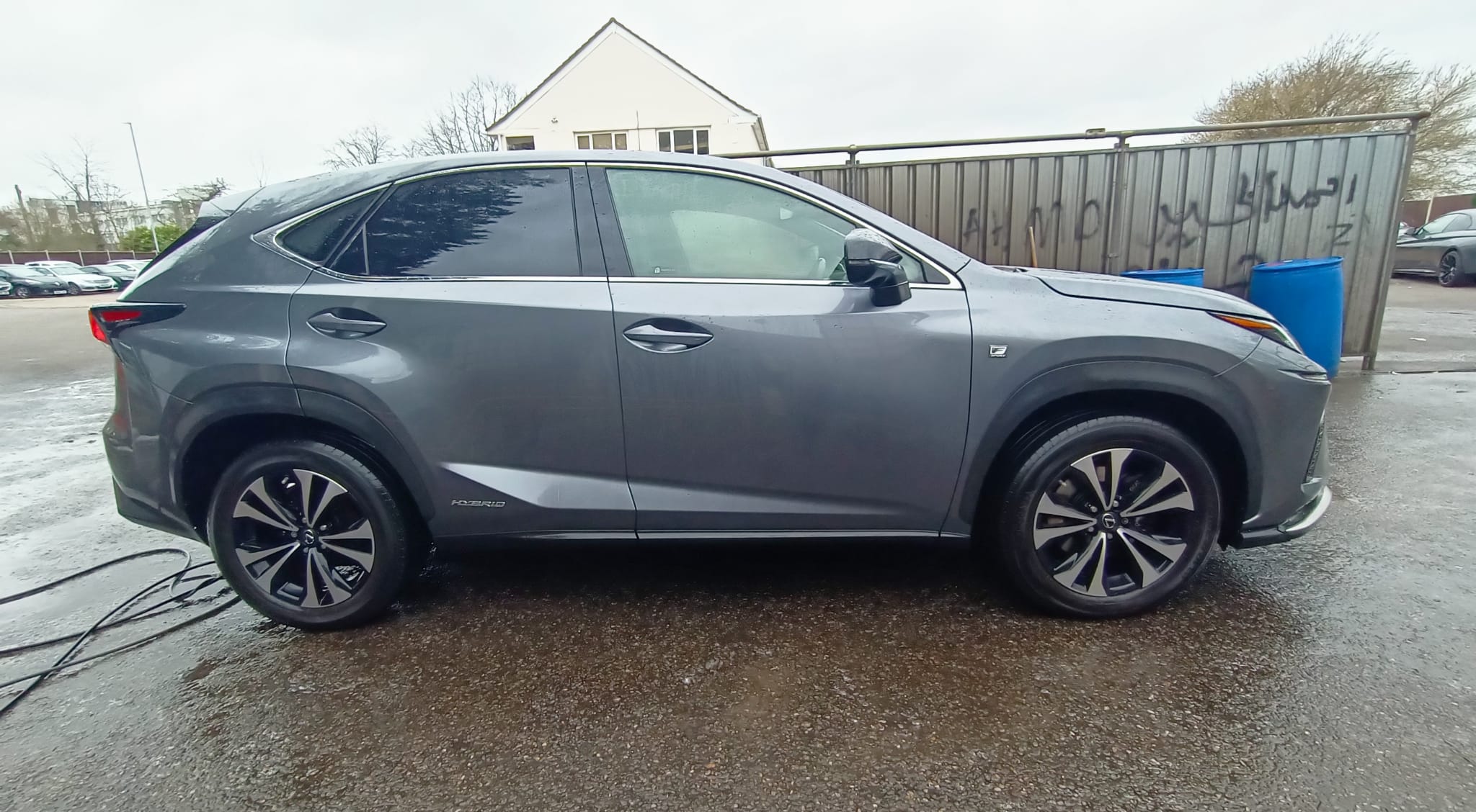 
								Lexus NX300  F-SPORT full									