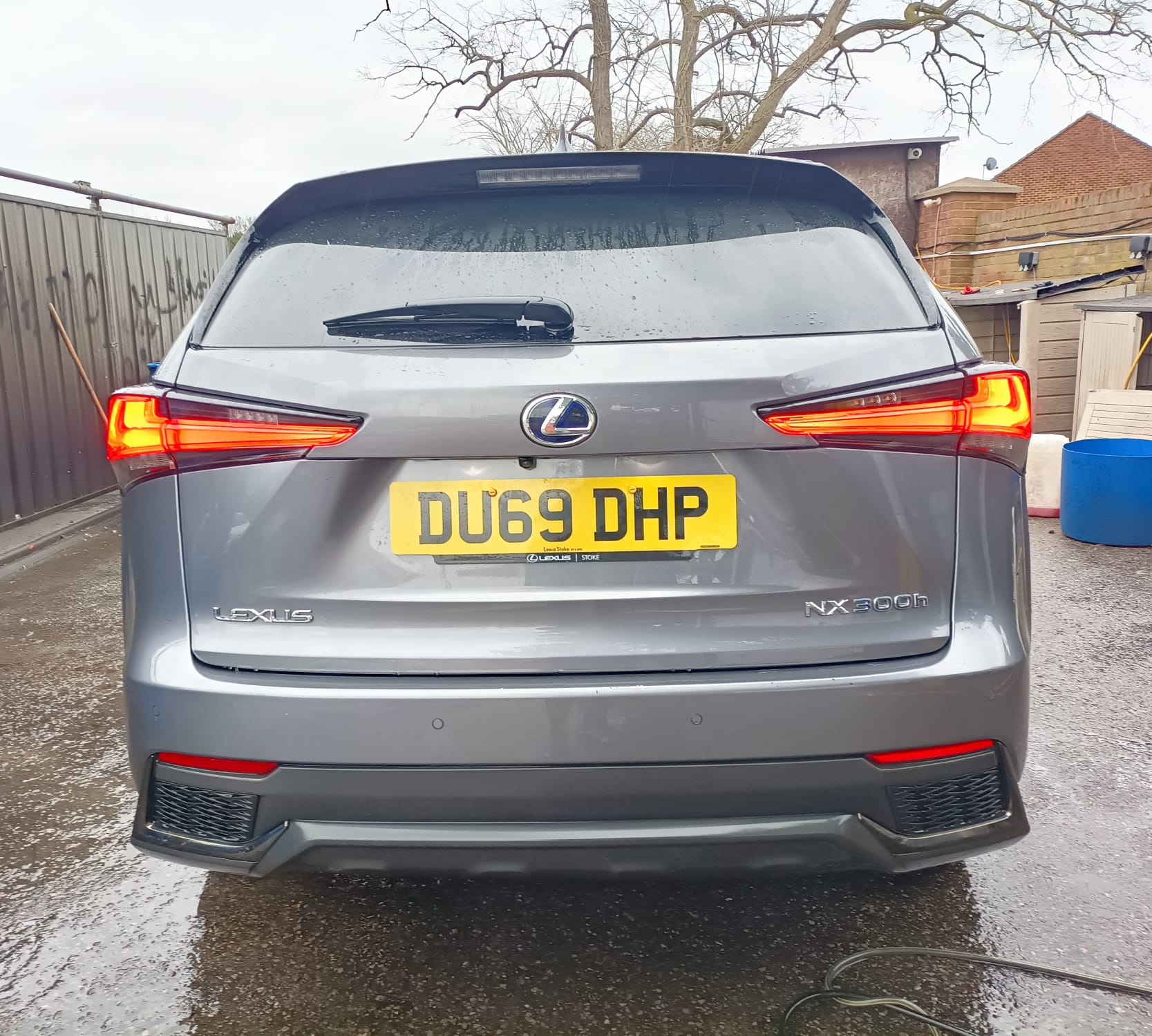 
								Lexus NX300  F-SPORT full									
