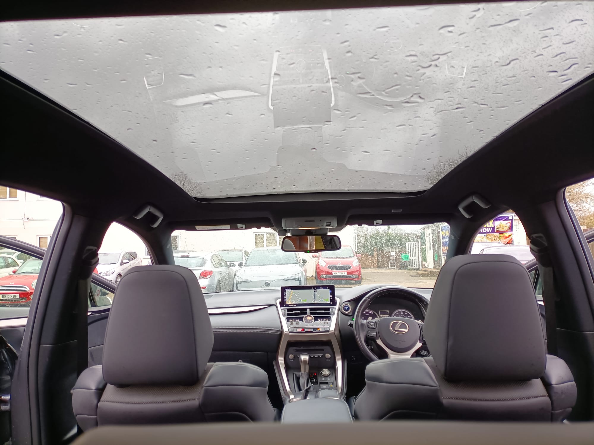 
								Lexus NX300  F-SPORT full									