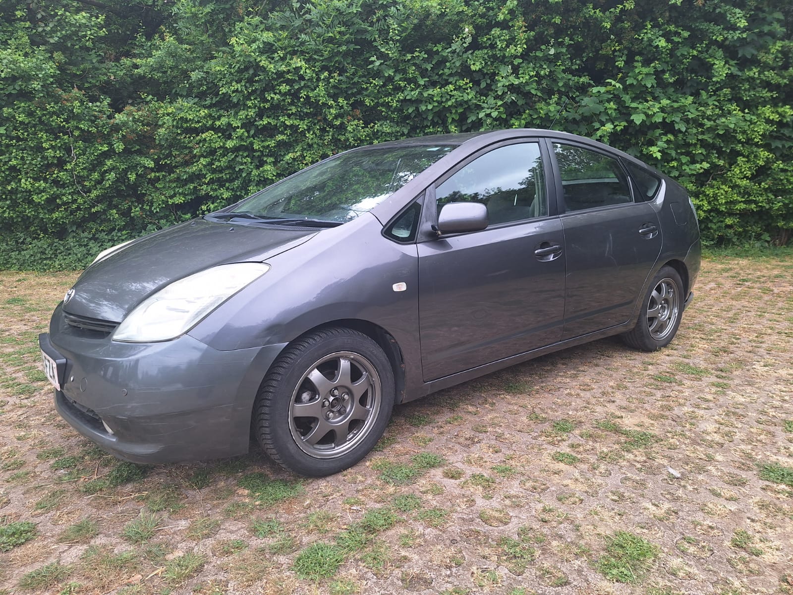 
								Toyota Prius T-Spirit full									