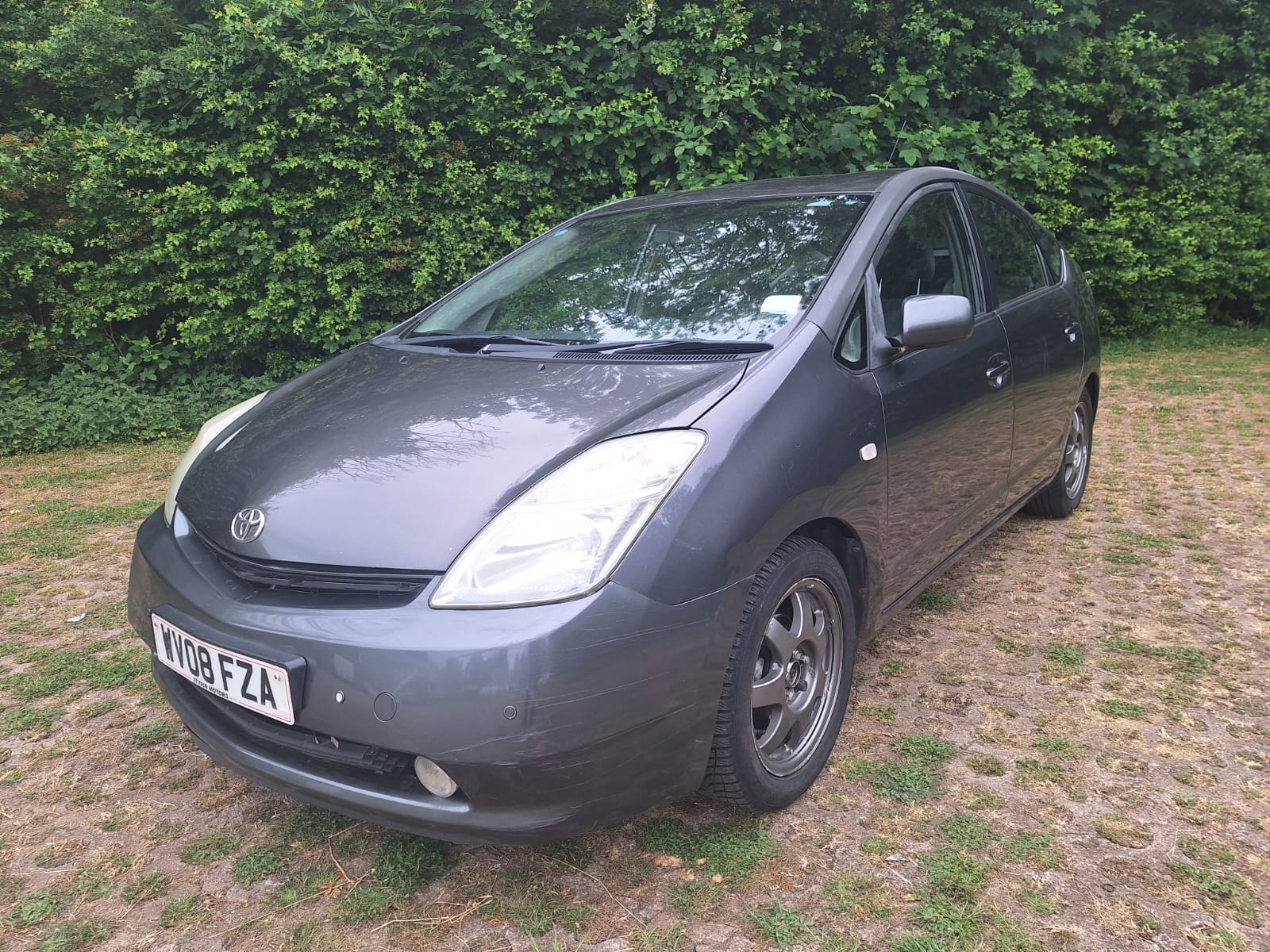 
								Toyota Prius T-Spirit full									