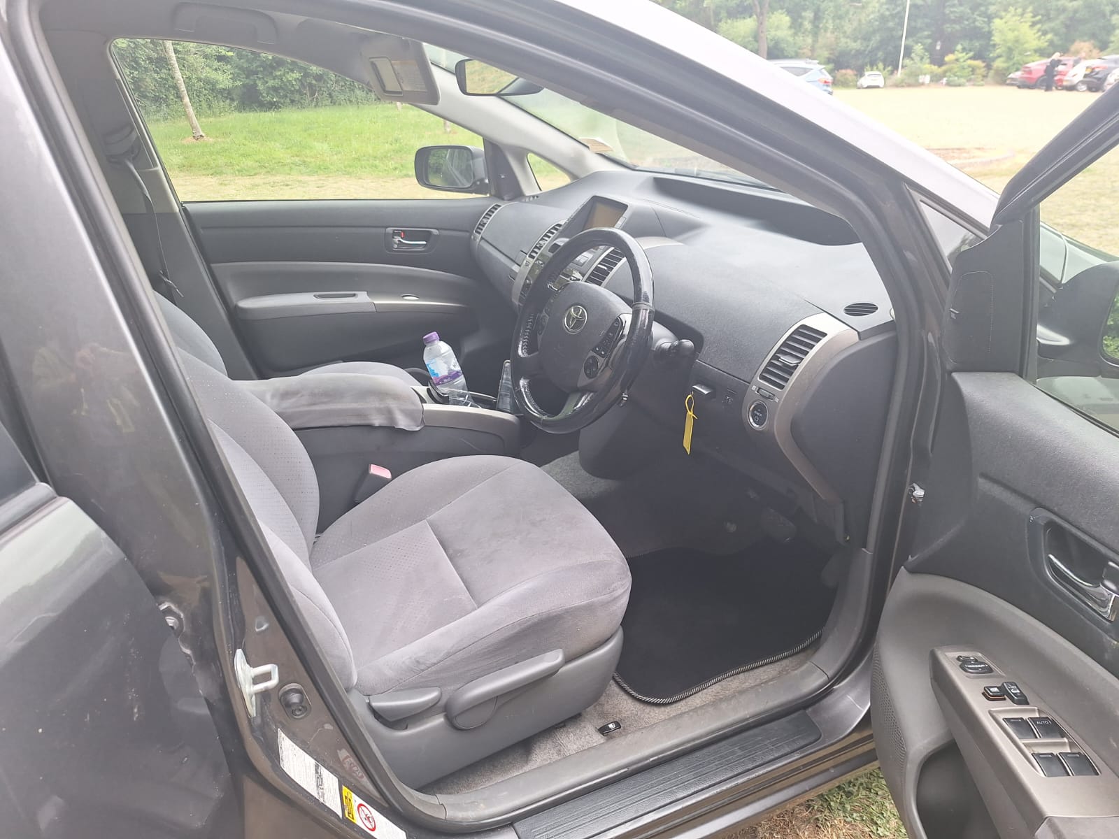 
								Toyota Prius T-Spirit full									