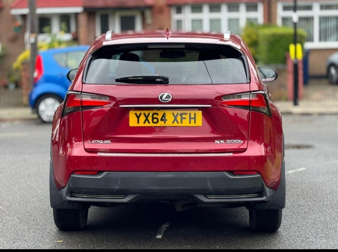 
								Lexus NX300 Luxury full									