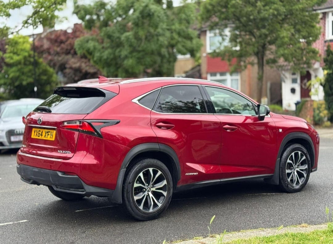 
								Lexus NX300 Luxury full									