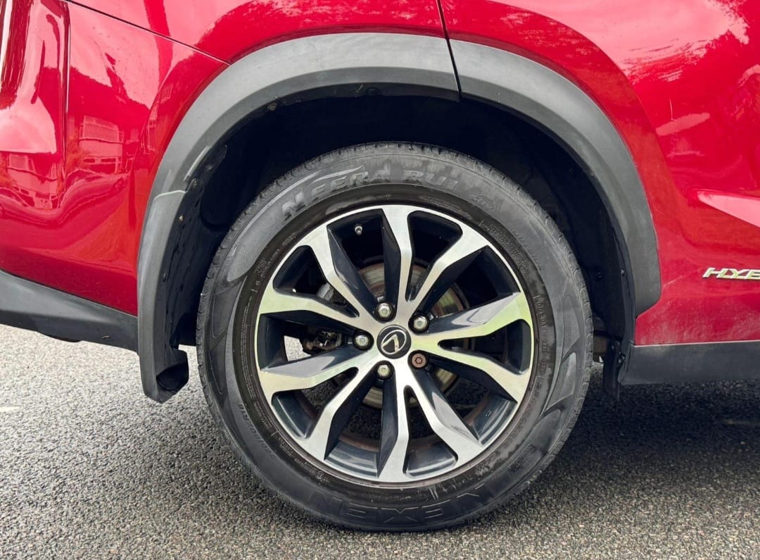 
								Lexus NX300 Luxury full									