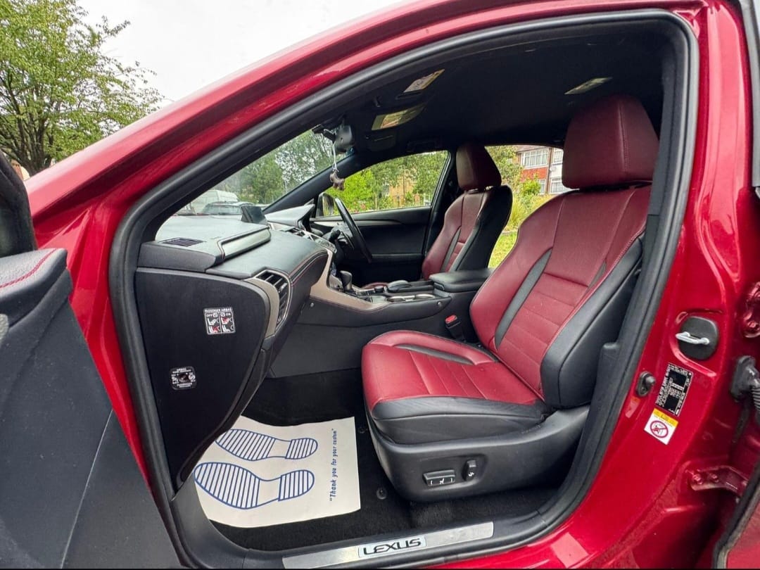 
								Lexus NX300 Luxury full									