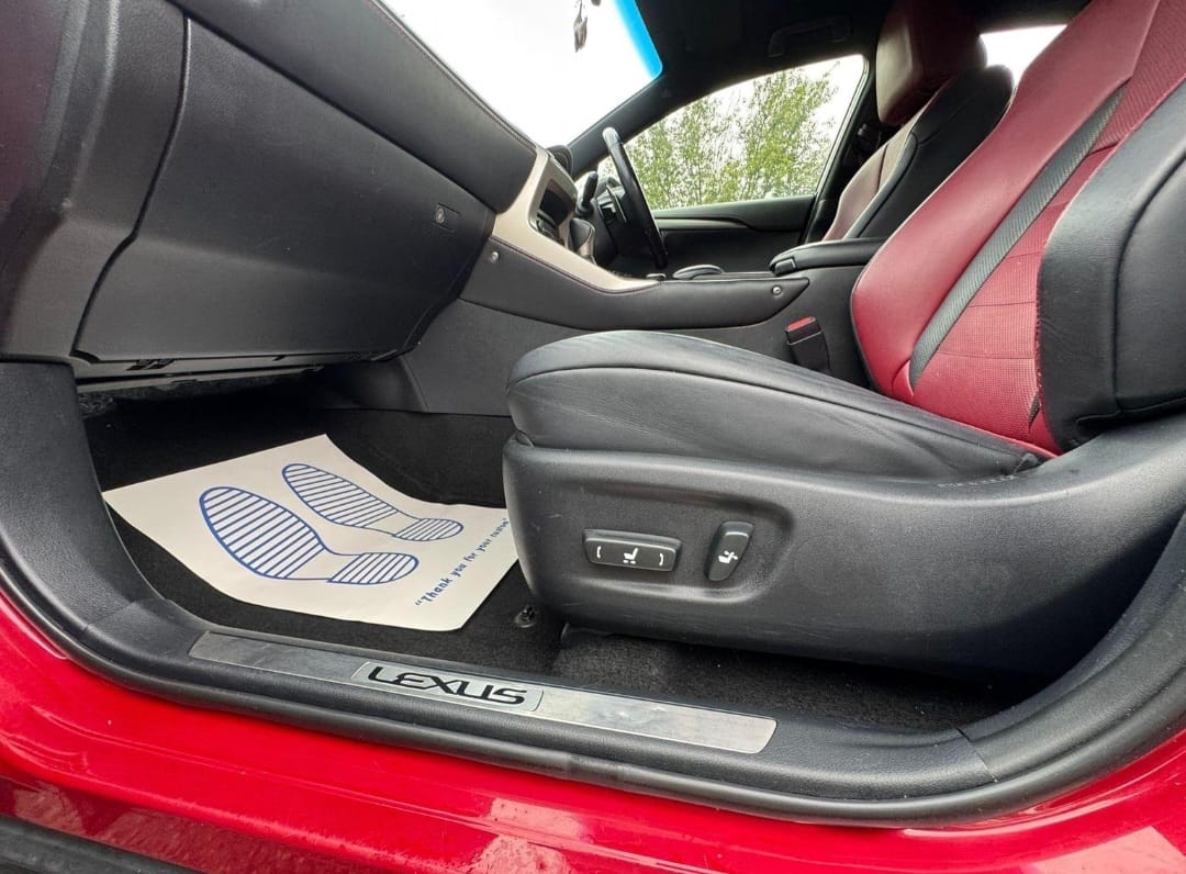 
								Lexus NX300 Luxury full									