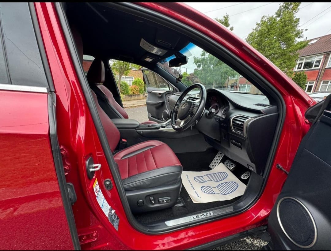 
								Lexus NX300 Luxury full									