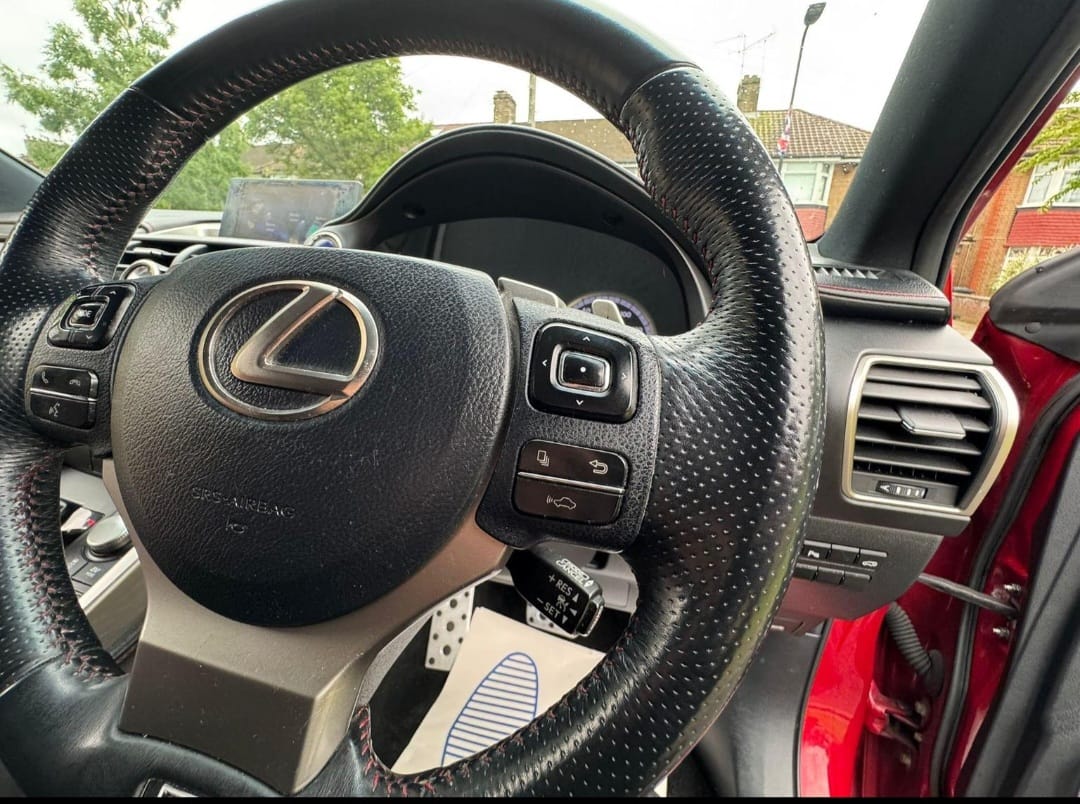 
								Lexus NX300 Luxury full									