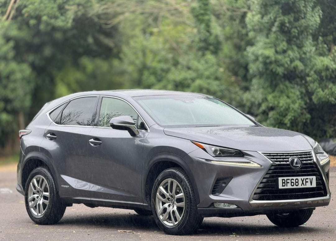 
								Lexus NX300h Luxury full									