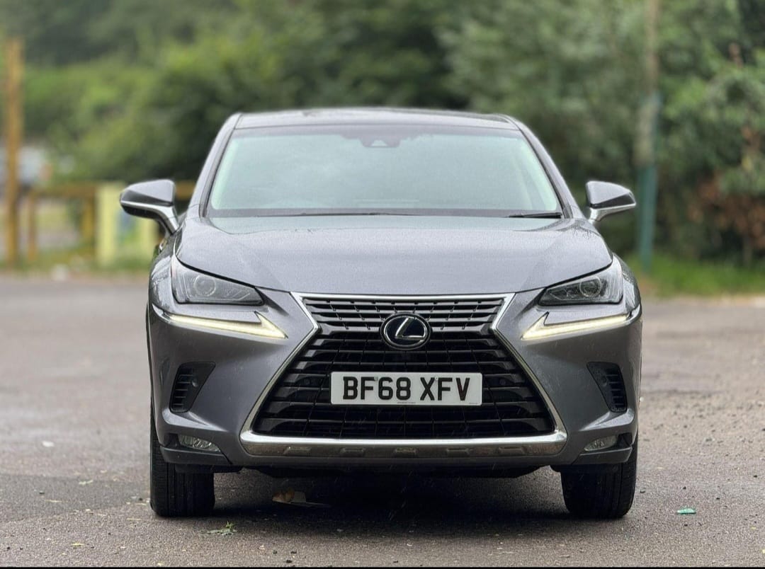 
								Lexus NX300h Luxury full									