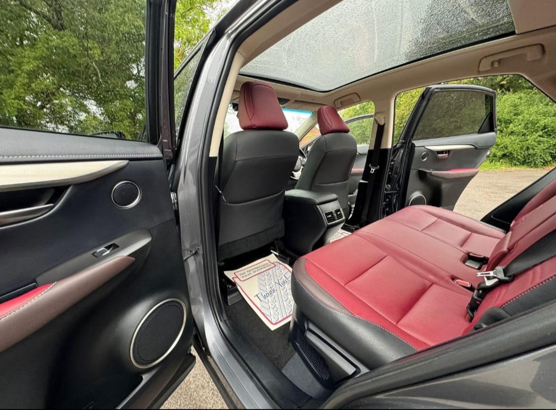 
								Lexus NX300h Luxury full									