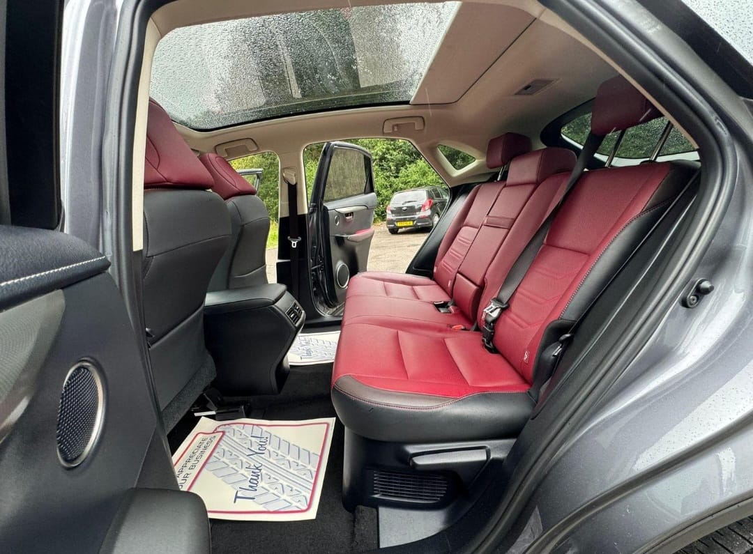 
								Lexus NX300h Luxury full									