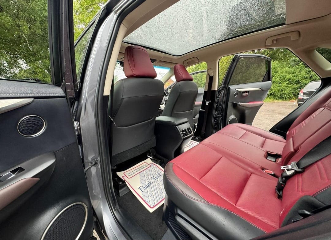 
								Lexus NX300h Luxury full									