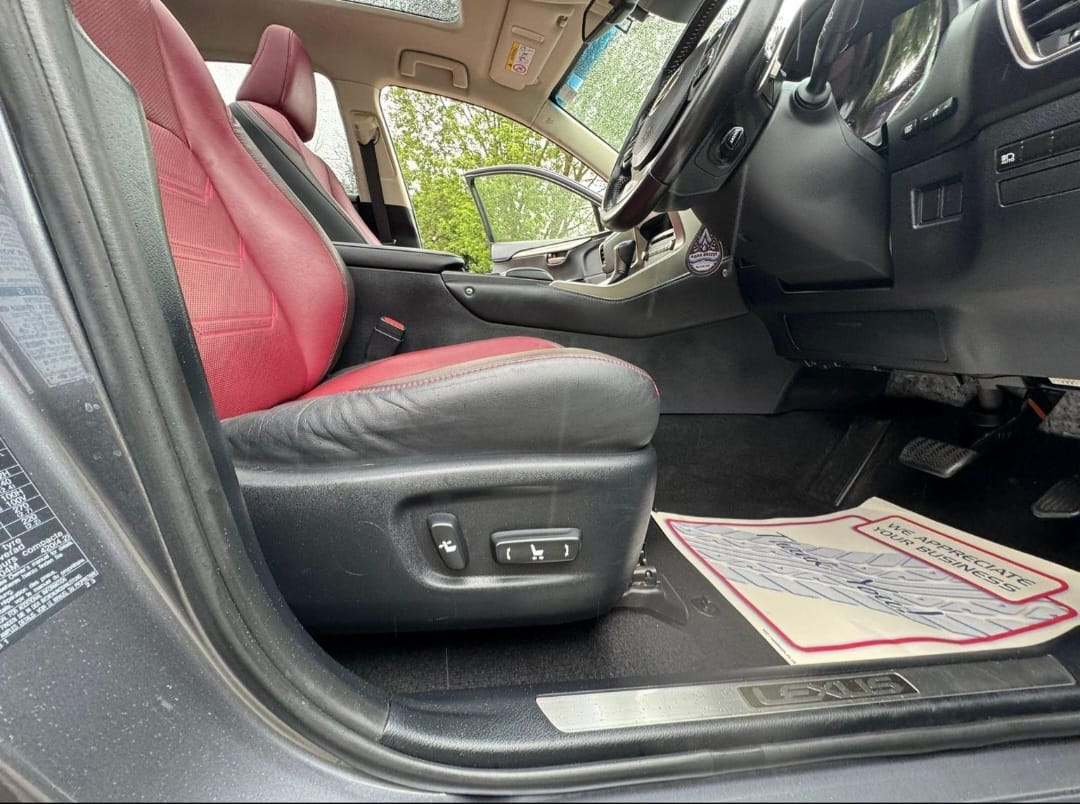 
								Lexus NX300h Luxury full									