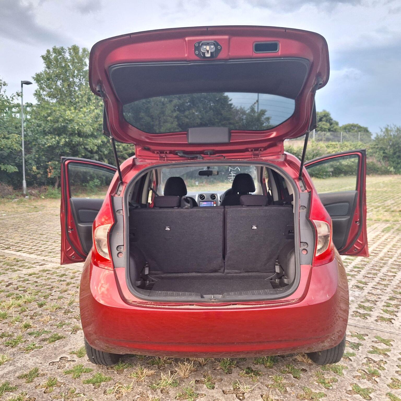 
								Nissan Note Premium full									