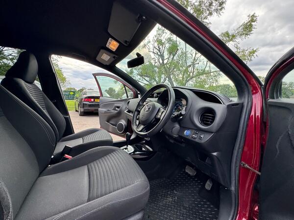 
								Toyota Yaris full									