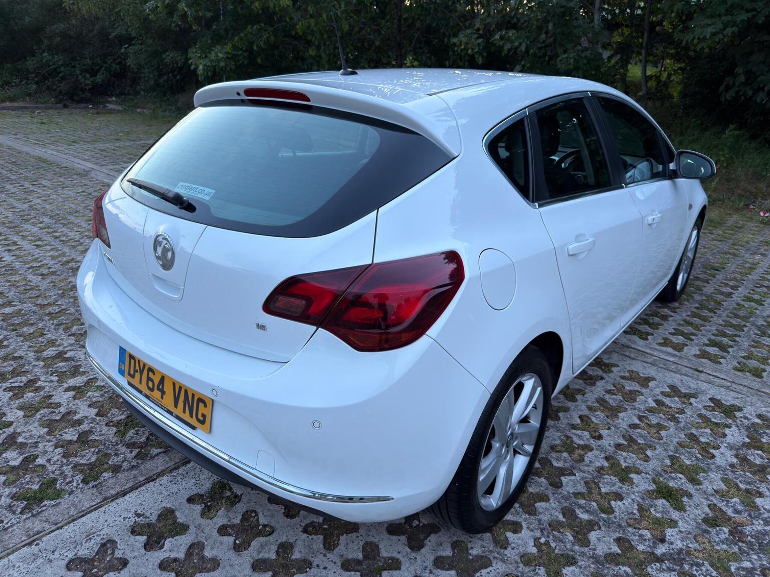 
								Vauxhall Astra Hatchback full									