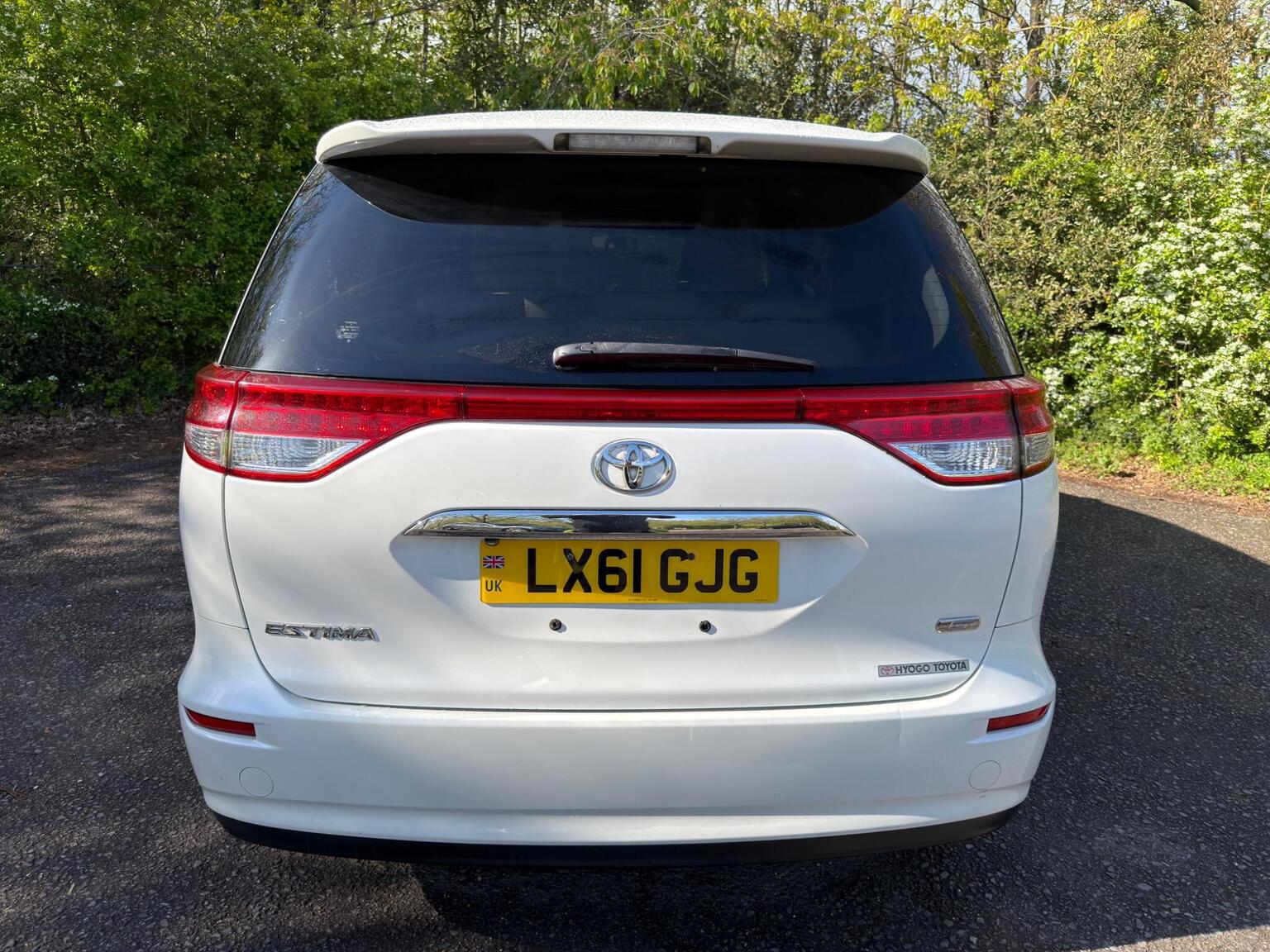 
								Toyota Estima MPV VVT-h full									