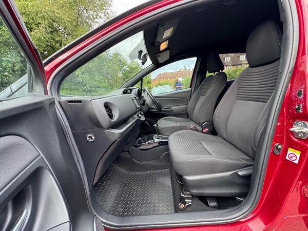 
								Toyota Yaris full									