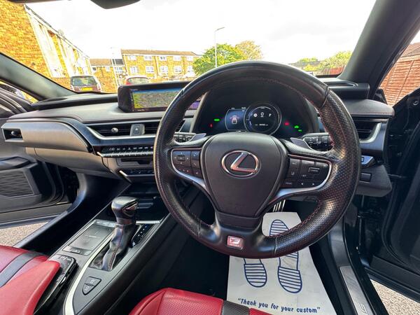 
								Lexus UX F Sport full									