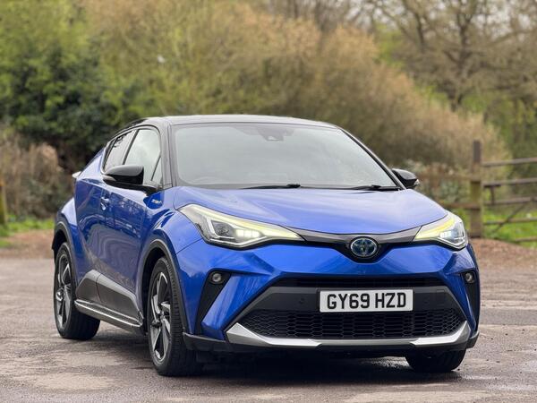 
								Toyota C-HR Dynamic full									