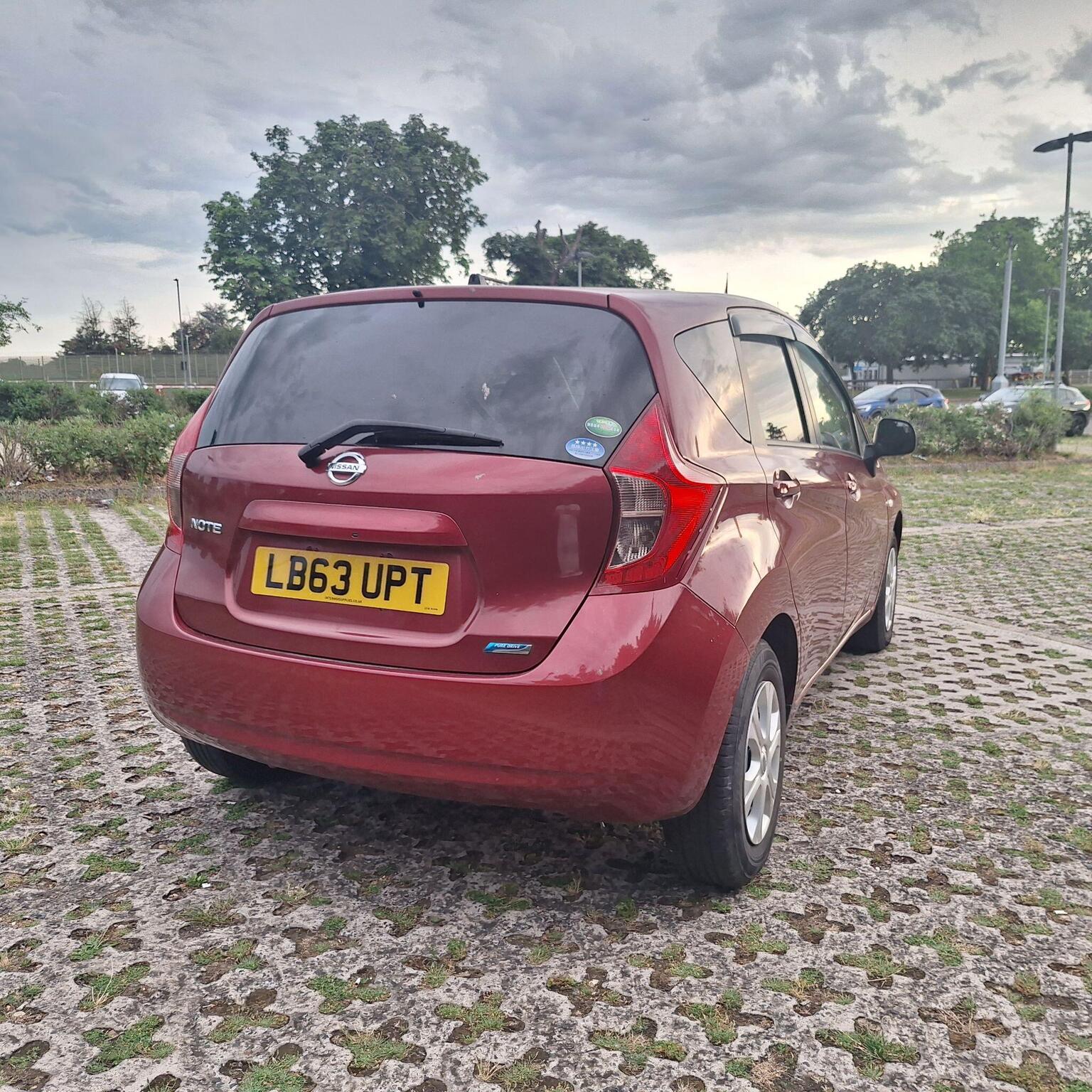 
								Nissan Note Premium full									