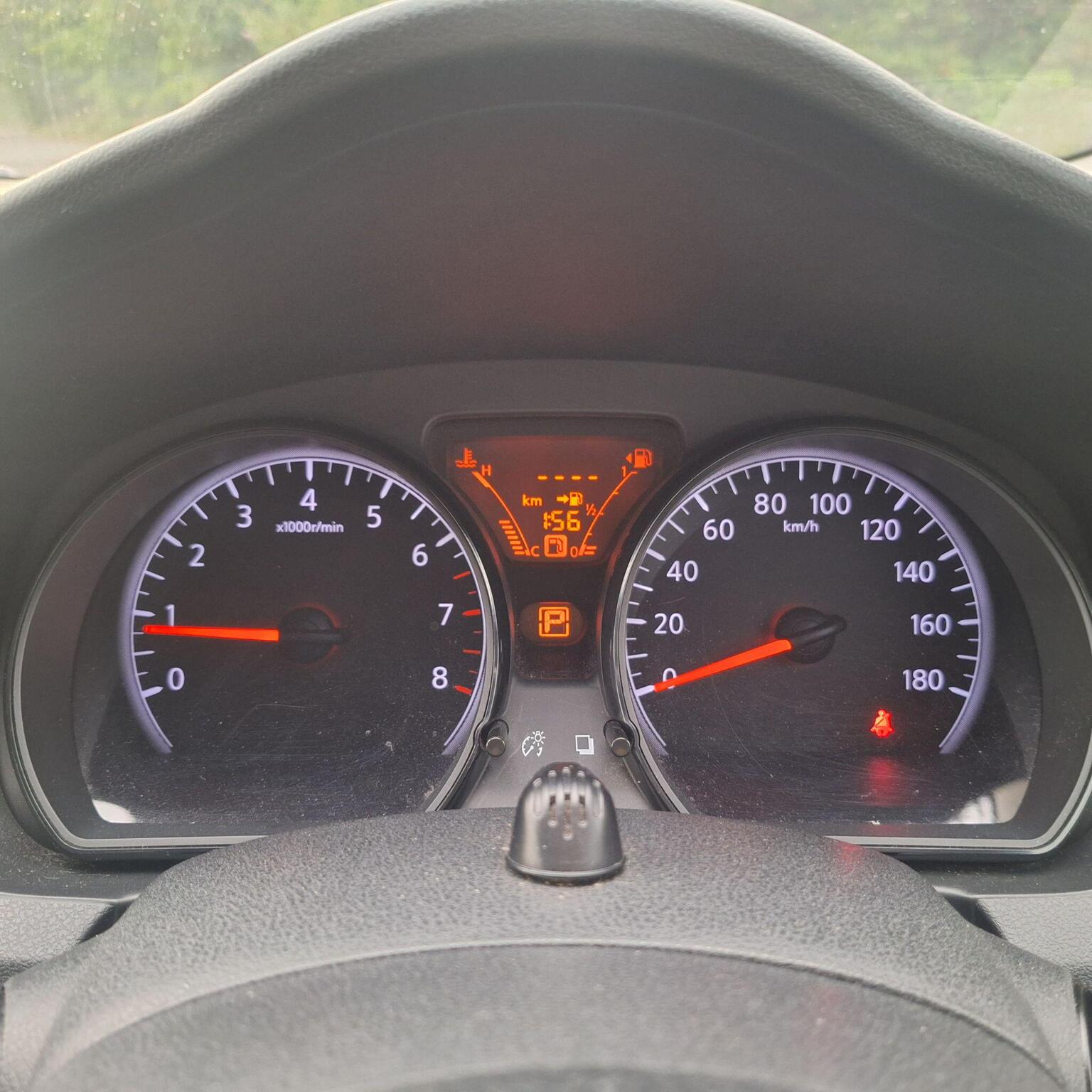 
								Nissan Note Premium full									