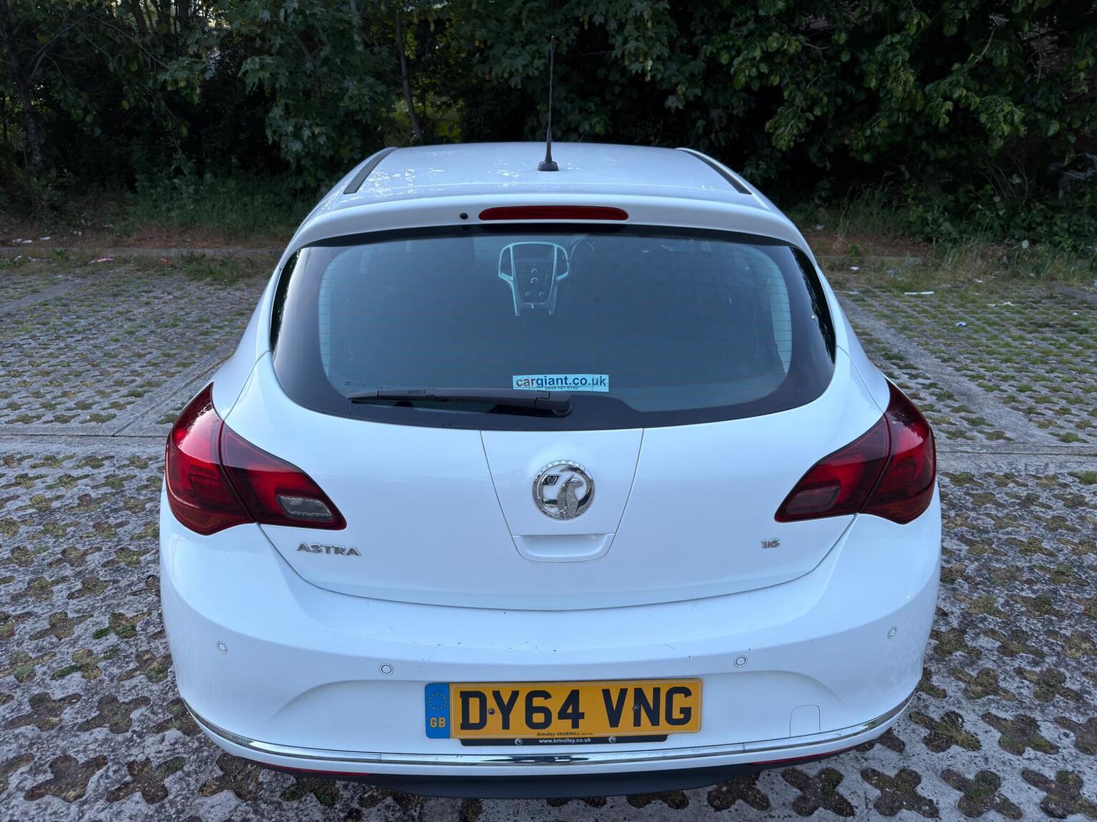 
								Vauxhall Astra Hatchback full									