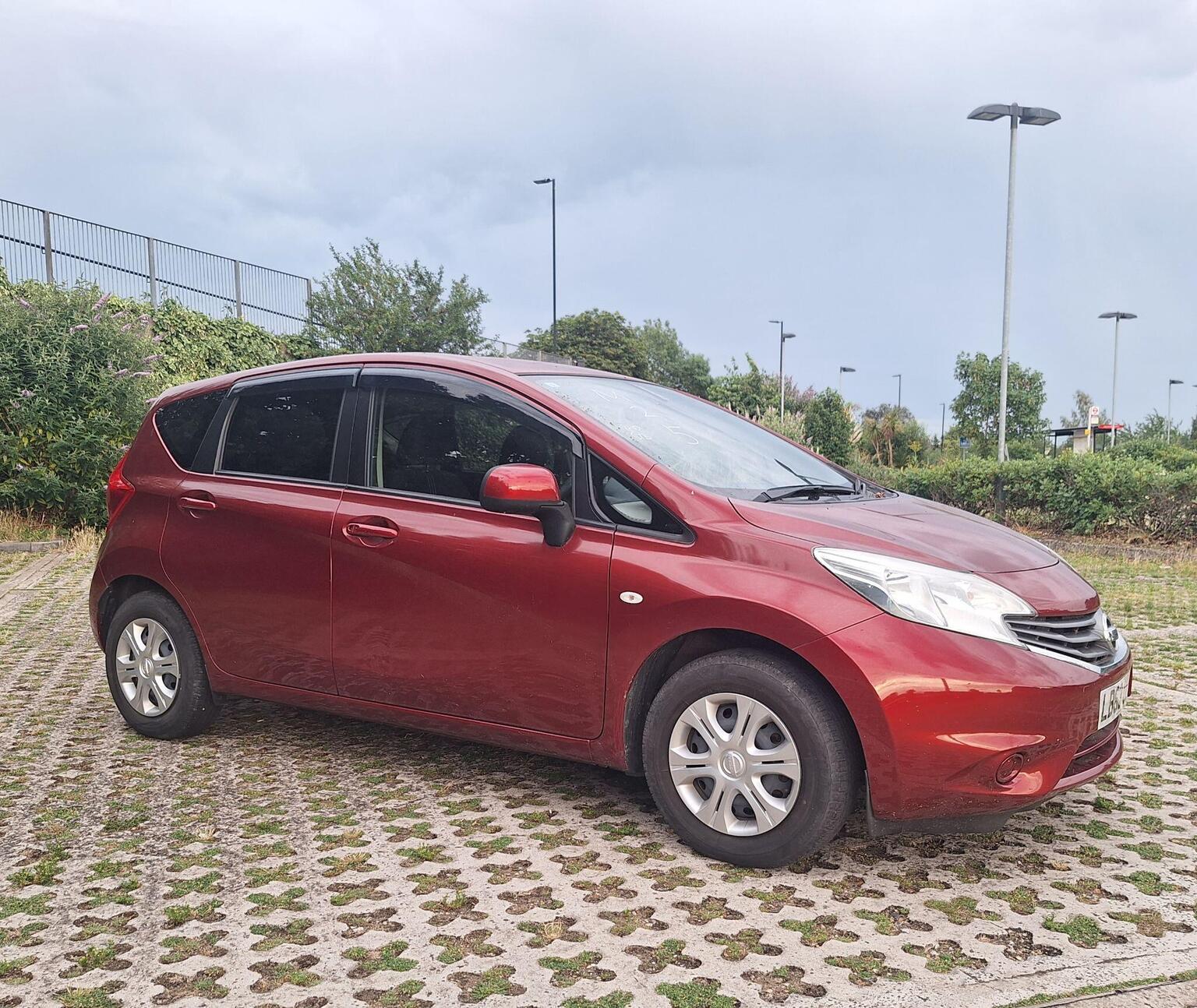 
								Nissan Note Premium full									