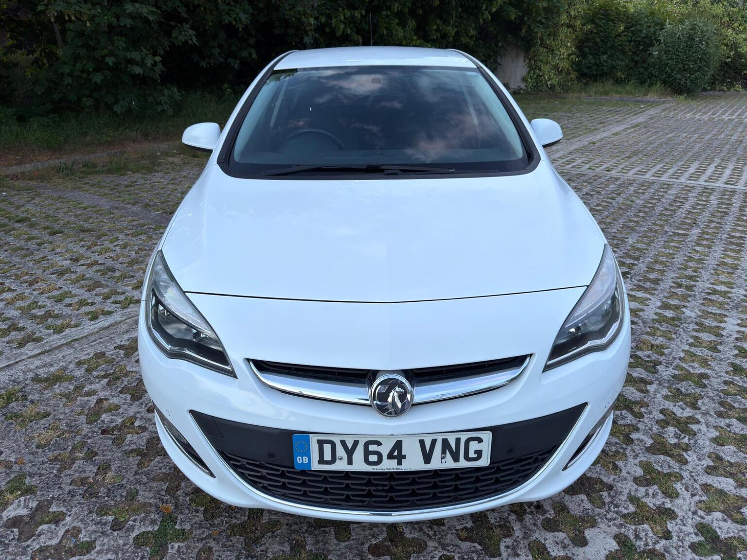 
								Vauxhall Astra Hatchback full									