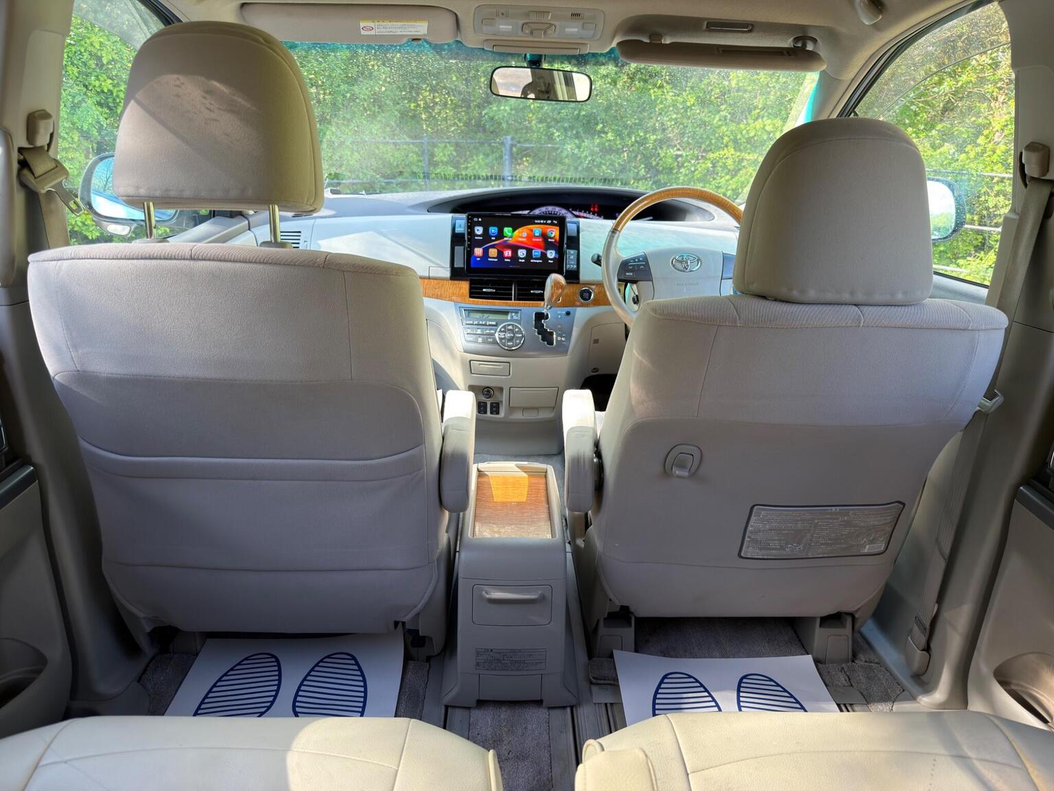 
								Toyota Estima MPV VVT-h full									