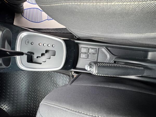 
								Toyota Yaris full									