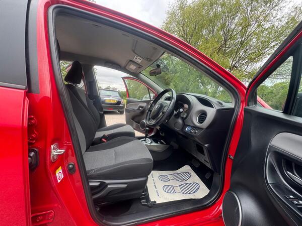 
								Toyota Yaris Icon Hatchback full									
