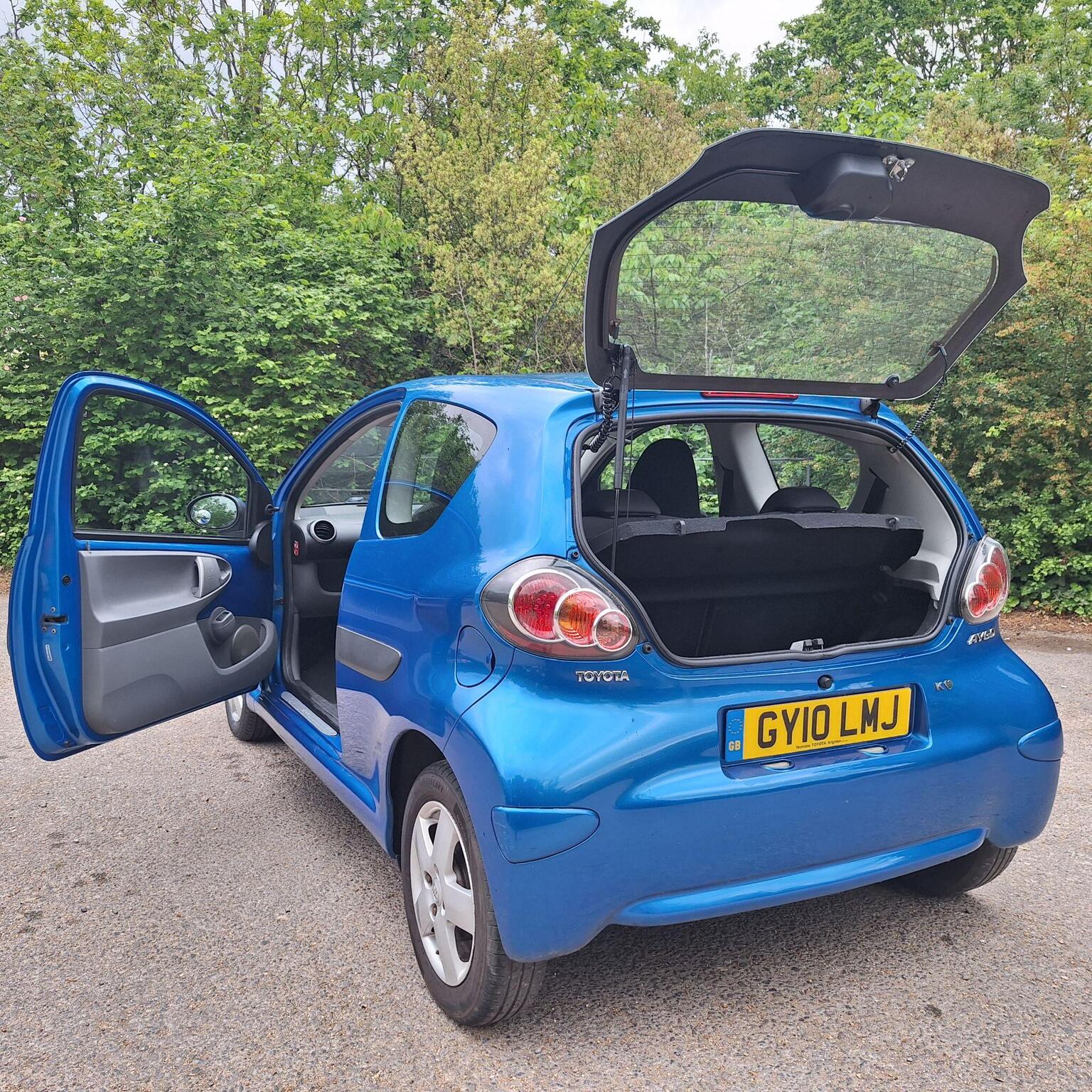 
								Toyota Aygo Hatchback full									