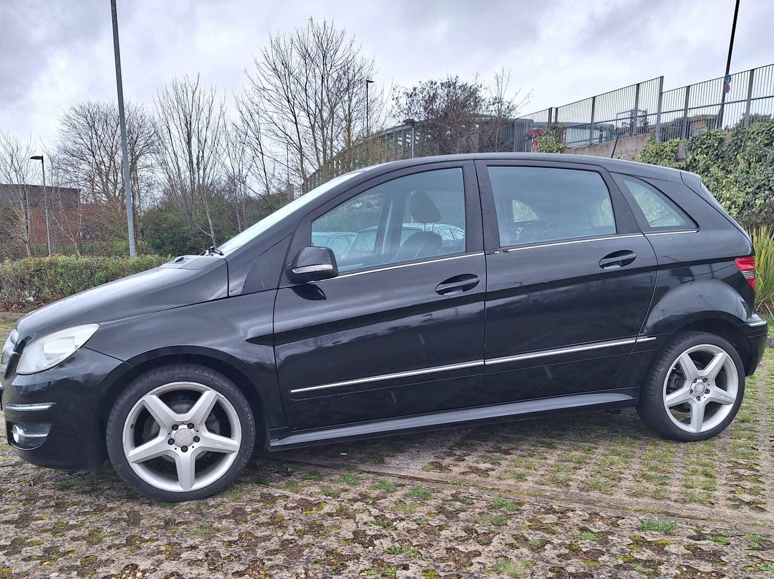 
								Mercedes Benz B Class full									