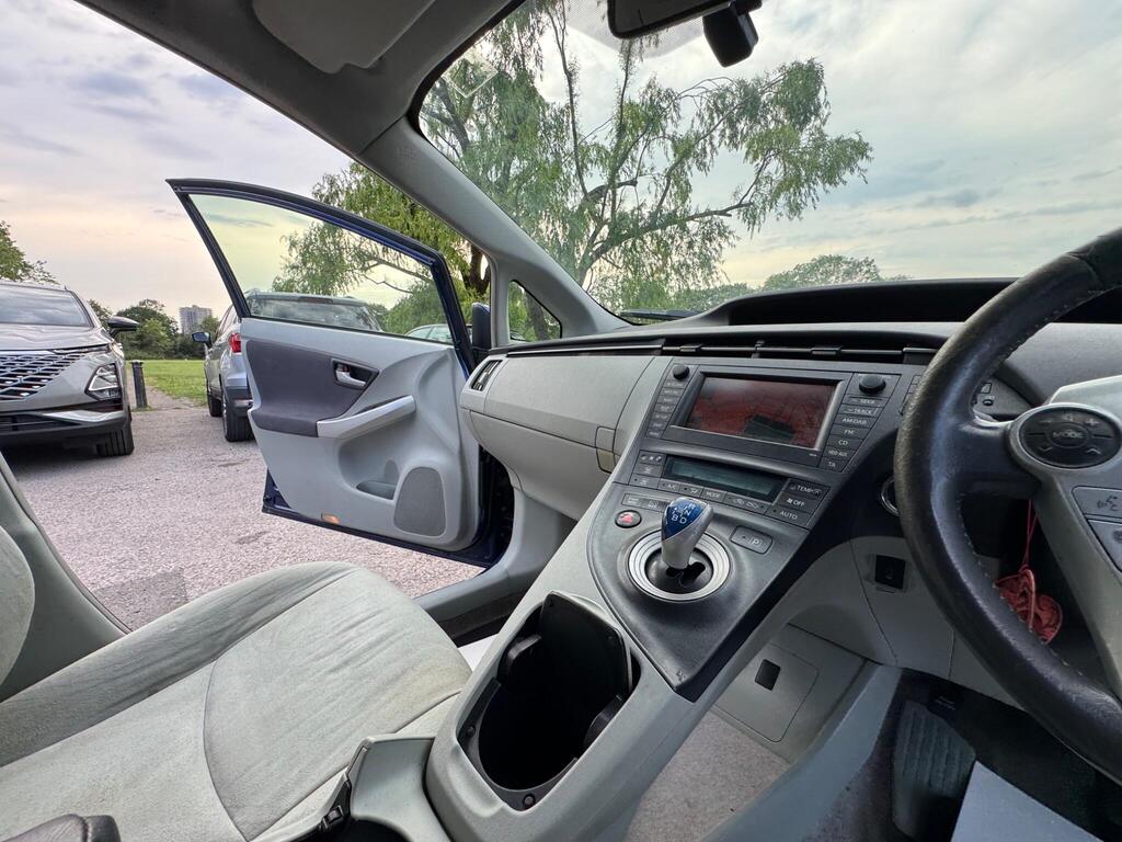 
								Toyota Prius 1.8 VVT-h T Spirit CVT Euro 5 full									